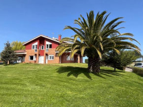 Chalet con piscina en Gijón